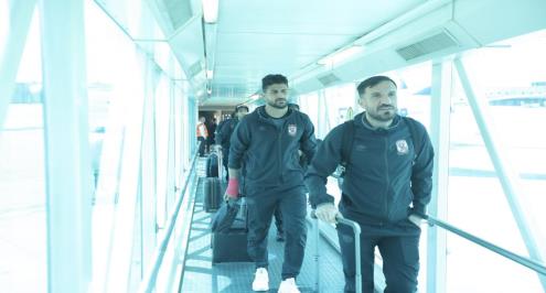 الأهلي يصل مطار القاهرة بعد التأهل لنصف نهائي دوري أبطال أفريقيا